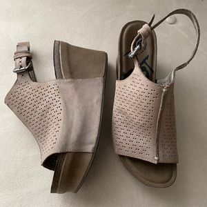 OTBT Jaunt Wedges